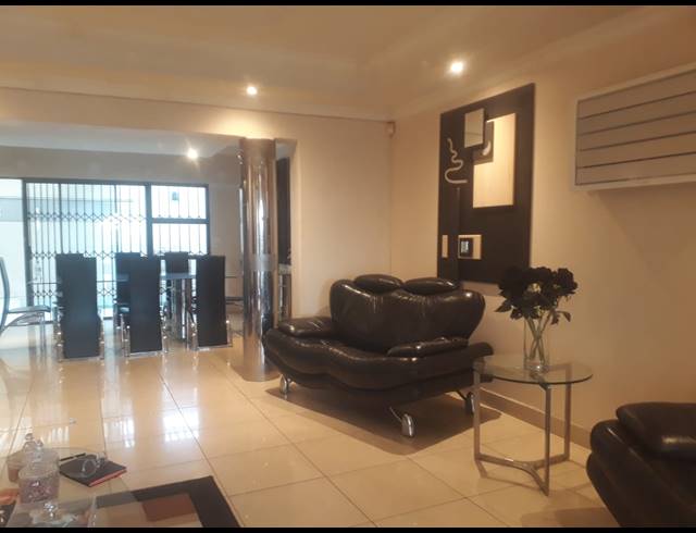 4 BEDROOM HOUSE FOR SALE IN ZINNIAVILLE